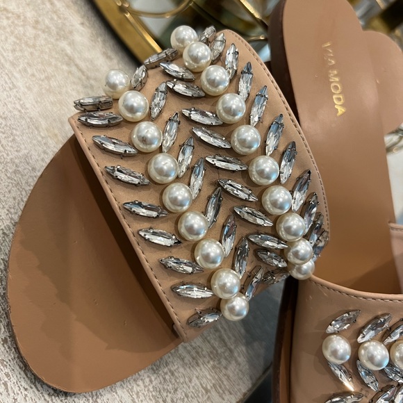 Embellished Pearly Slide Sandals 6.5 - Picture 2 of 5